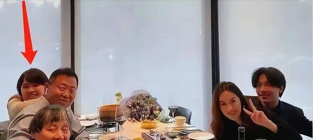 陈坤的儿子已成年<strong></p>
<p>inchat币应</strong>，容貌开始显现母亲的基因，像谁可以认得出吗？