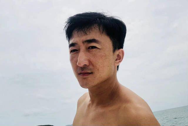 他是知名演员<strong></p>
<p>inchat币应</strong>，40岁二胎得女，41岁突然离世将悲痛留给妻子与儿女