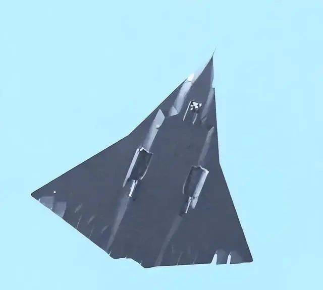 不服<strong></p>
<p>炒币亏得倾家荡产</strong>？马斯克评中国新战机试飞：任何载人装备都会非常快地被摧毁