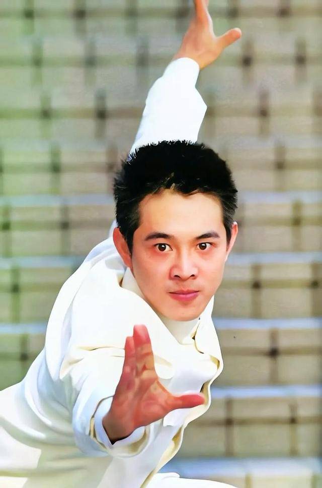 李连杰:后事一切从简<strong></p>
<p>ok下载</strong>，不用立碑也不用办丧事，树葬海葬都可以