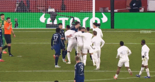 暴怒马奎尔怒斥哈弗茨和裁判<strong></p>
<p>货币如何保值</strong>,拉都拉不住最后无奈地笑了