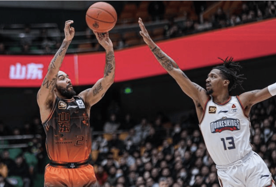 摩尔:感谢邱导信任<strong></p>
<p>如何对冲货币贬值</strong>,赛前举办仪式很感动