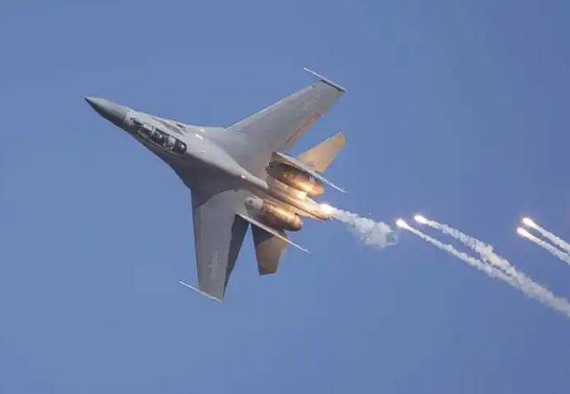 24小时内<strong></p>
<p>如何刷厘米币</strong>，解放军分4路“围岛”，台军爆发退伍潮，台学者讲实话