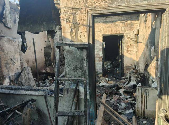 离谱!北京一女子电热毯起火后换房接着睡<strong></p>
<p>2018年如何炒币</strong>,烧毁一排房屋……