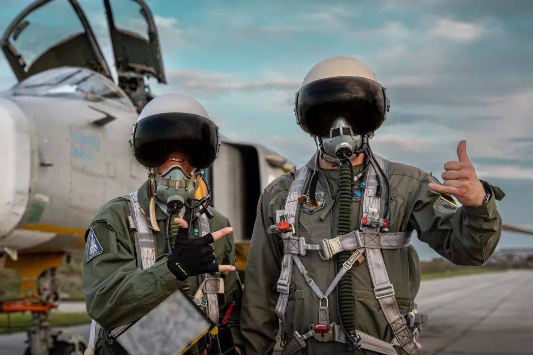 惊天一击：俄军深夜导弹精准斩首<strong></p>
<p>炒币是如何运作的</strong>，乌克兰F-16教官无处可逃，西方庇护瞬间崩塌