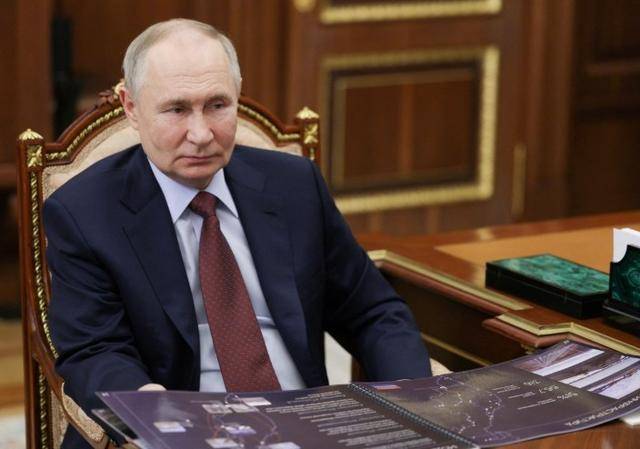 俄军越境绕后<strong></p>
<p>快币如何换钱</strong>,库尔斯克乌军孤军被围,乌克兰再丢一枚“筹码”?