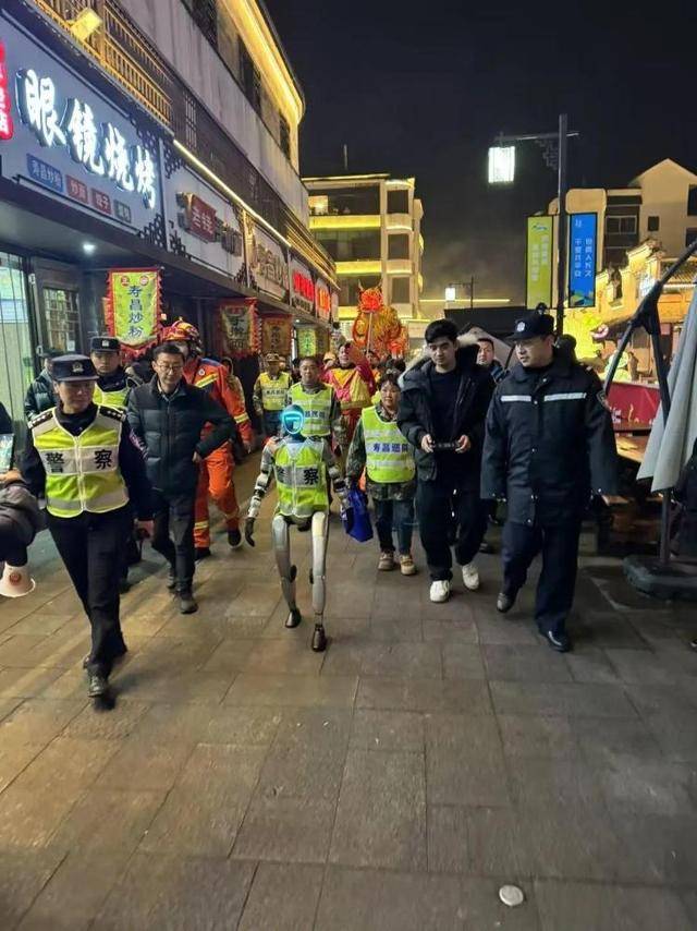 售价10万~65万<strong></p>
<p>如何在币圈发币</strong>,销售一空!谁在抢购人形机器人