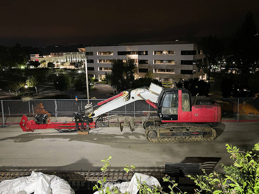 钩机夜拆未搬走商户招牌<strong></p>
<p>主流币如何选</strong>，叫人如何相信“误拆”