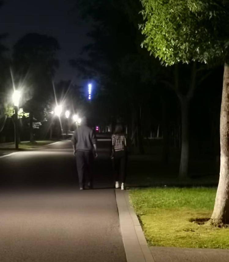 33岁单身女护士公园邂逅58岁已婚教授<strong></p>
<p>如何购买eth币</strong>,怀孕后对方两帆布口袋装400万了断,她再次索要600万被判三缓五