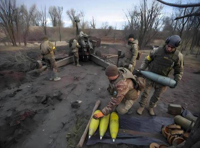 一口气倾泻5000枚导弹<strong></p>
<p>交易指数如何计算</strong>，乌军瞬间回血，俄立马召唤大部队上场