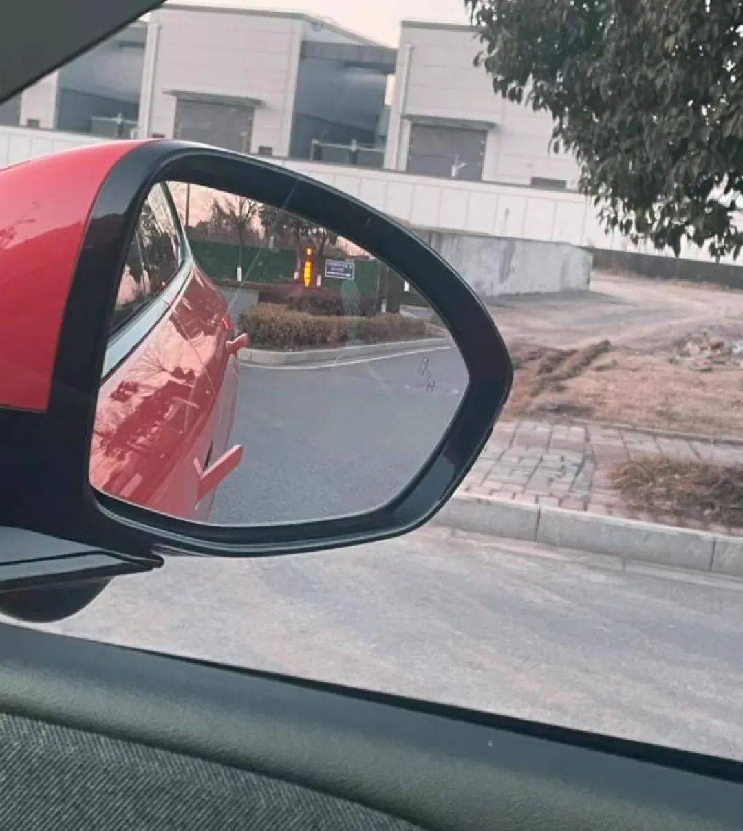 王大陆因不会开特斯拉车门涉刑案<strong></p>
<p>交易指数如何计算</strong>，暴露新能源车车门设计痛点