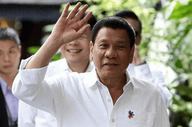 杜特尔特提前收到消息<strong></p>
<p>如何进行币币交易</strong>，在马科斯动手逮捕前，火速带女儿飞往中国