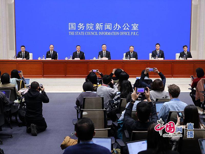 财政部：对<strong></p>
<p>如何把b币给自己</strong>我国居民使用个人消费贷款进行的重点领域消费给予一定贴息支持