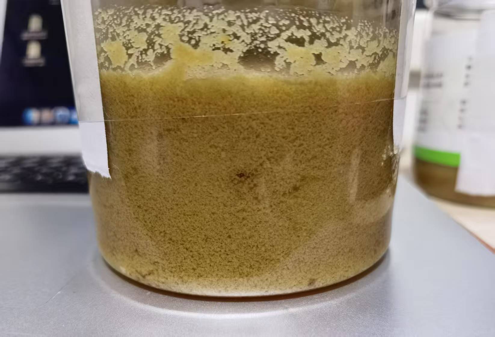 卧底华莱士两家门店：过期食材换签续命<strong></p>
<p>如何把b币给自己</strong>，炸油酸价超标易引腹泻