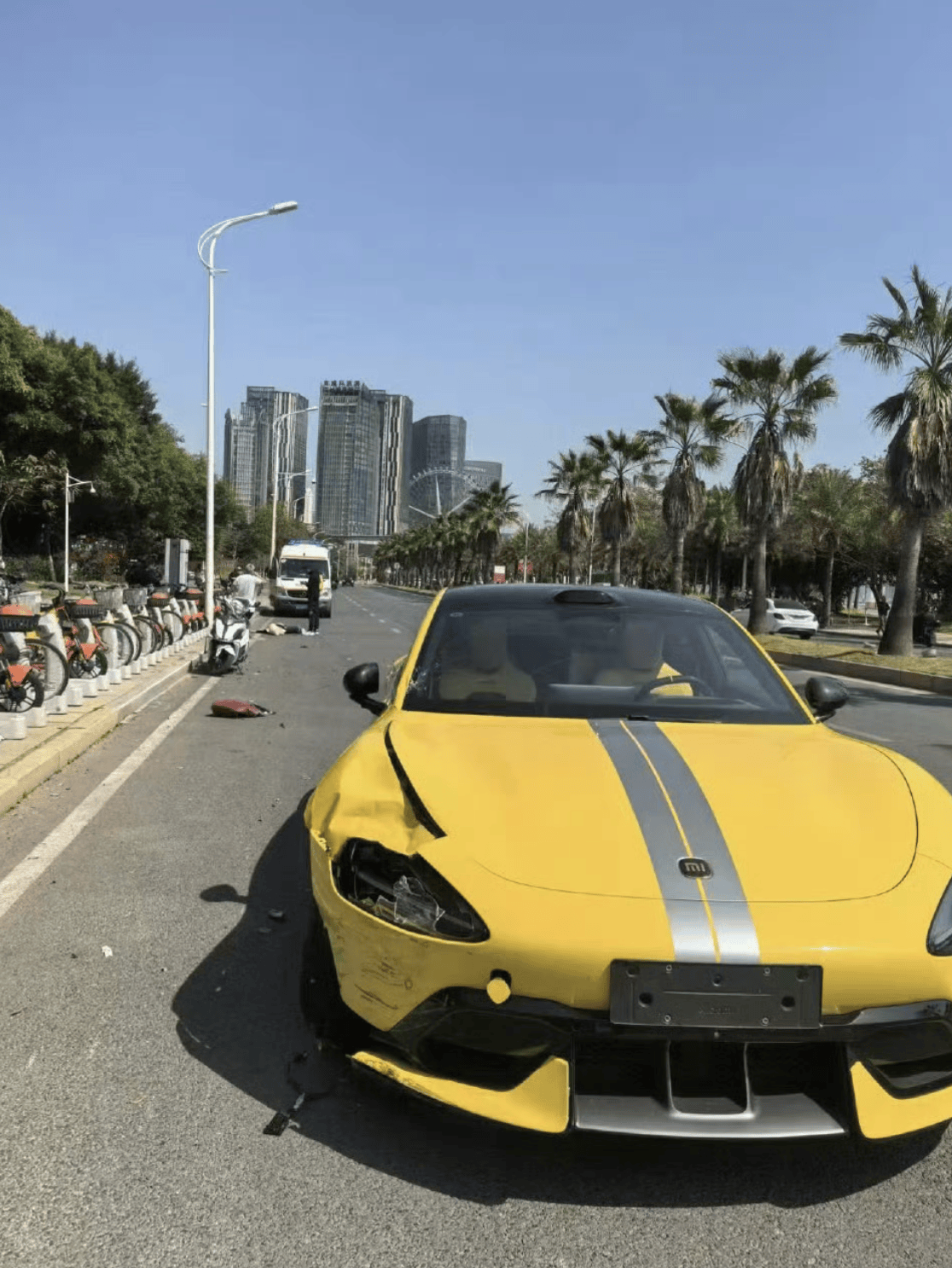 小米SU7 Ultra狂飙140km/h撞飞电动车引热议<strong></p>
<p>如何玩转为币</strong>，如何避免类似悲剧重演？｜热财经