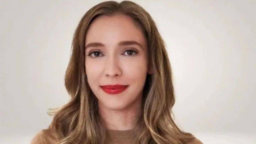 “反华妖女”破防！全因金主1年720亿不给了，曝光美国反华老底！