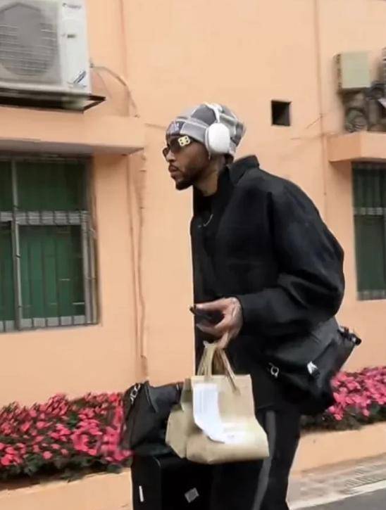 杜锋带13人出征上海!4外援+23兄弟<strong></p>
<p>如何买币</strong>,贝贝获重用