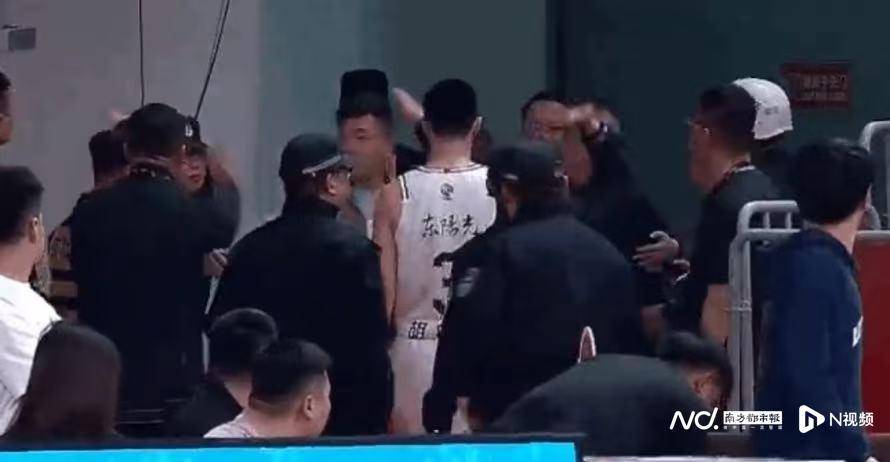 八强战广东男篮再负山西<strong></p>
<p>如何买洪门洪币</strong>，杜锋：胡明轩被罚下对我们伤害太大