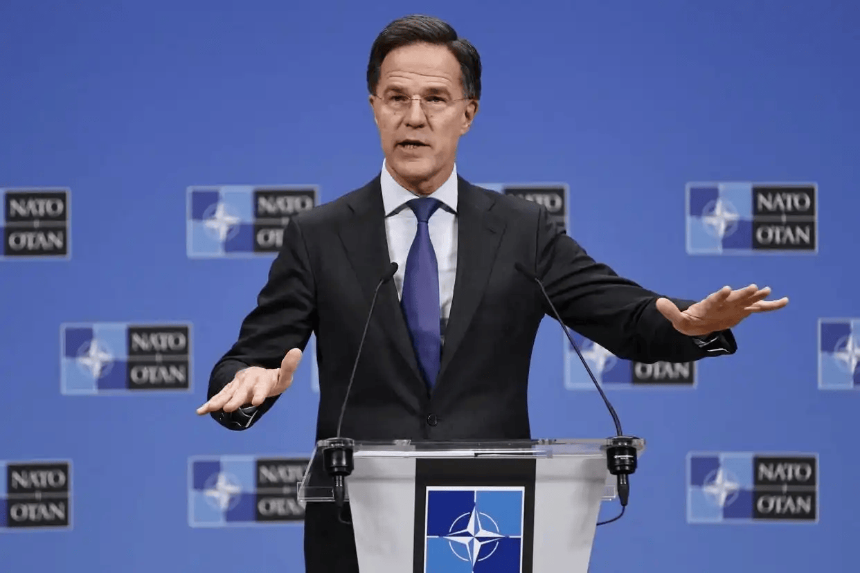 北约收到噩耗<strong></p>
<p>如何玩转币圈</strong>,俄军势如破竹,特朗普怒骂泽连斯基,乌已无退路!