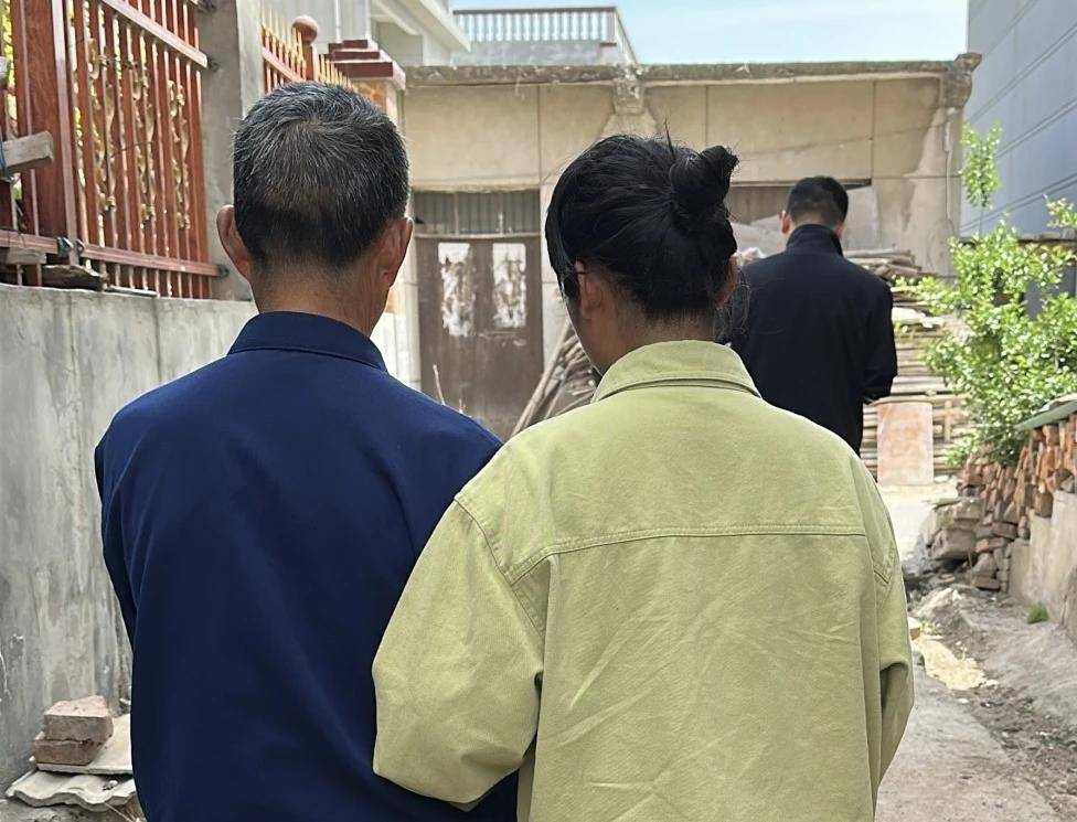 女孩跟男友外出打工失踪<strong></p>
<p>如何查看软件源代码</strong>，15年后被找到已育两子 父亲：她当年流浪到河南，不知回家的路