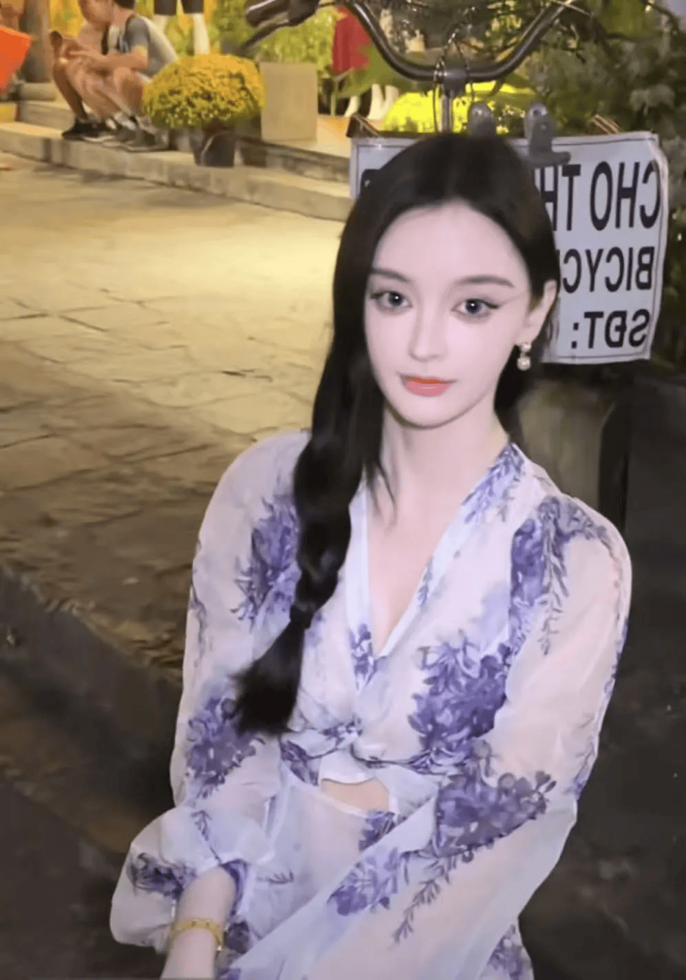 “美院聋哑女生因长相太完美”登热搜第一<strong></p>
<p>如何成为炒币高手</strong>，本人承认微调：不太上镜，比照片视频好看