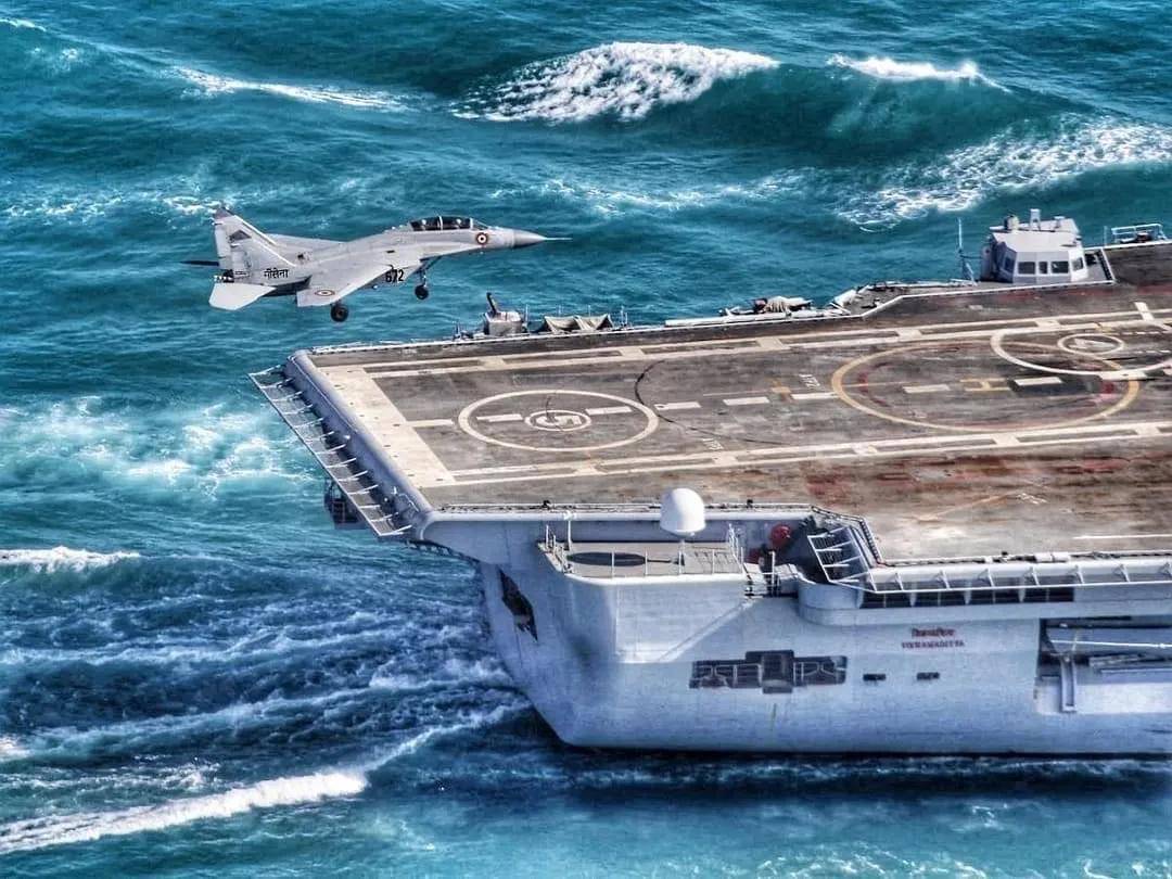 印度航母行踪曝光！180度掉头返航<strong></p>
<p>广州</strong>，这是在躲巴基斯坦的导弹吗？