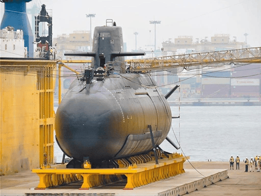 台媒：台“海军参谋长”间接证实<strong></p>
<p>广东</strong>，台军首艘自造潜艇“海鲲”号4月海试“跳票”