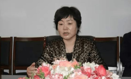 田淑敏<strong></p>
<p>广东</strong>，欺上瞒下