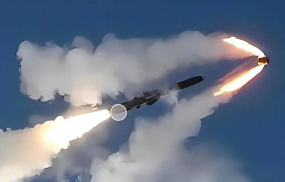 “航母杀手”现身台海<strong></p>
<p>广东</strong>，美军围堵意图昭然若揭，中国如何破局？