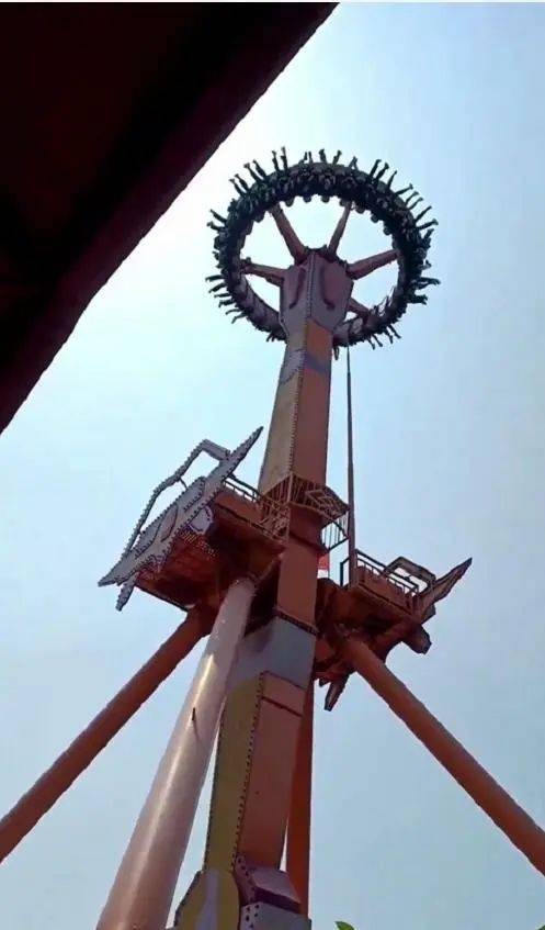 大摆锤悬停空中1分钟<strong></p>
<p>广东</strong>,杭州乐园回应:两边体重恰好持平,概率万分之一