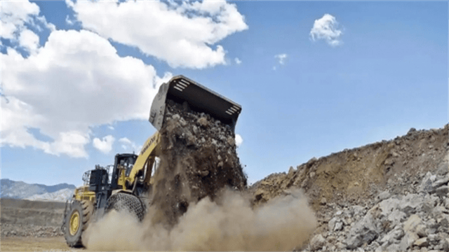 央视大方展示！在6艘船簇拥下<strong></p>
<p>佛山</strong>，福建舰开足马力直奔东海