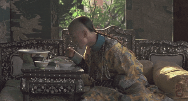 用碗还是用碟吃饭<strong></p>
<p>tcl</strong>？南北方人吵翻了