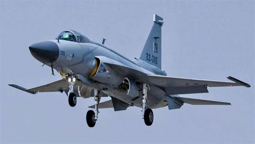 中国武器果然厉害<strong></p>
<p>葡萄糖</strong>，又一架阵风殒命，飞行员被抓，轮到枭龙扬名