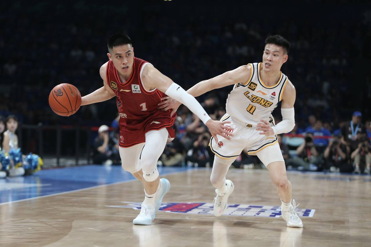 总决赛-布朗44分周琦26+13 广厦客场逆转北京总分2-1