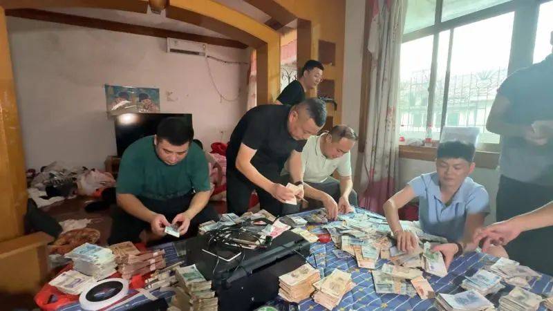 每天印多少花多少<strong></p>
<p>钙片</strong>,夫妻俩家中合伙印制20多万元假币,双双被拘