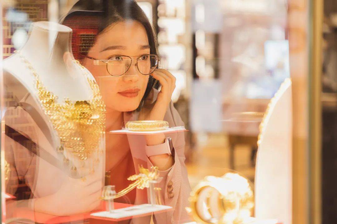 太突然！金价连续大跌，“买个手镯，半个月缩水2000多元<strong></p>
<p>青铜器</strong>。”