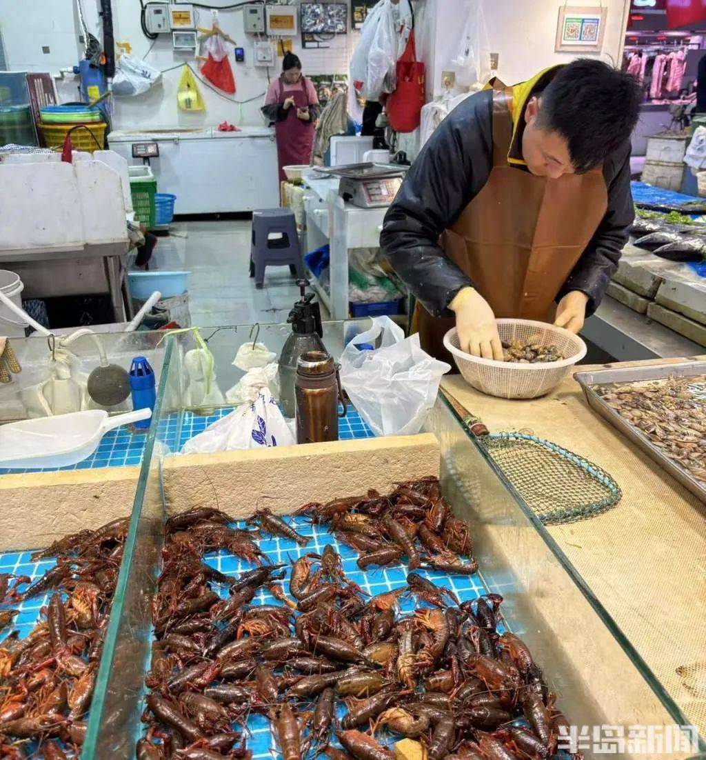 价格暴跌近50%<strong></p>
<p>青铜器</strong>！“接下来还会降”！青岛正大量上市……