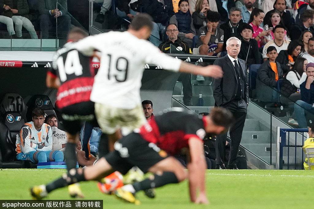 西甲-姆巴佩破门小将拉蒙读秒绝杀 皇马2-1落后巴萨4分