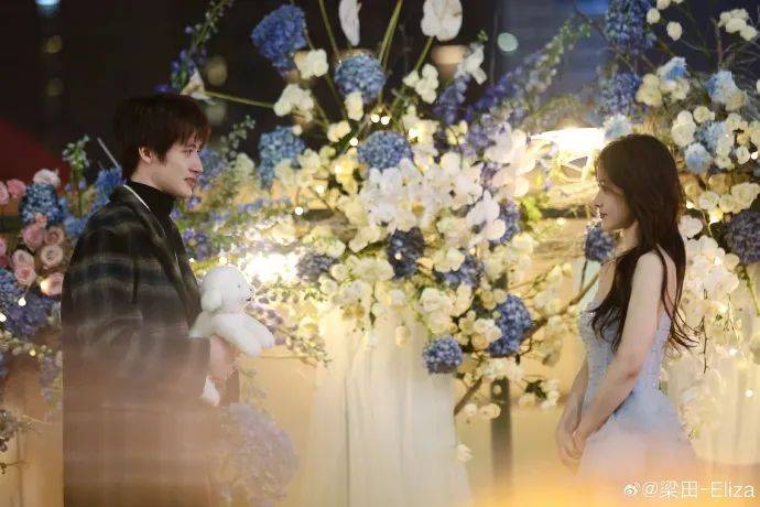 热搜第一！前湖南卫视女主持人梁田官宣恋情<strong></p>
<p>青铜器</strong>，男友是小8岁素人