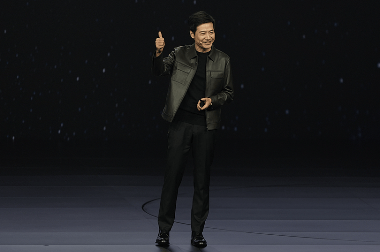 雷军：小米自研芯片采用第二代3nm工艺制程，累计研发投入已超135亿元