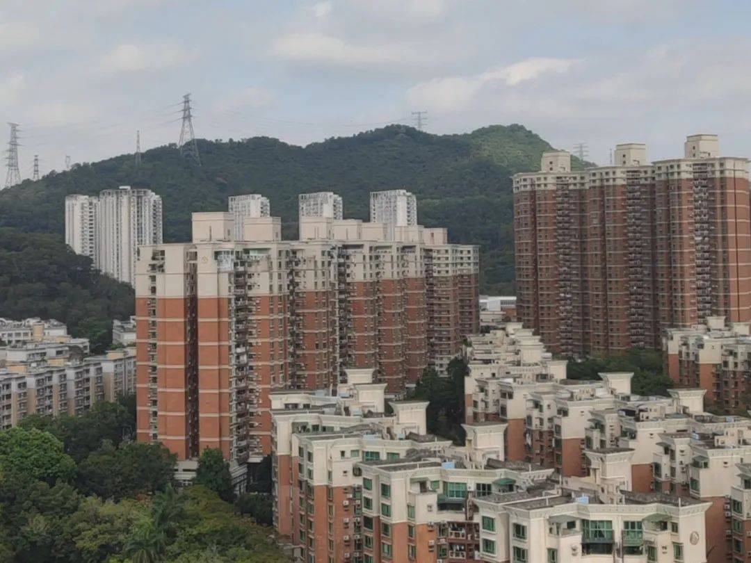 “一小时飞过8架”“感觉屋在抖”！深圳有小区遭遇<strong></p>
<p>绣花</strong>，市民：睡不着