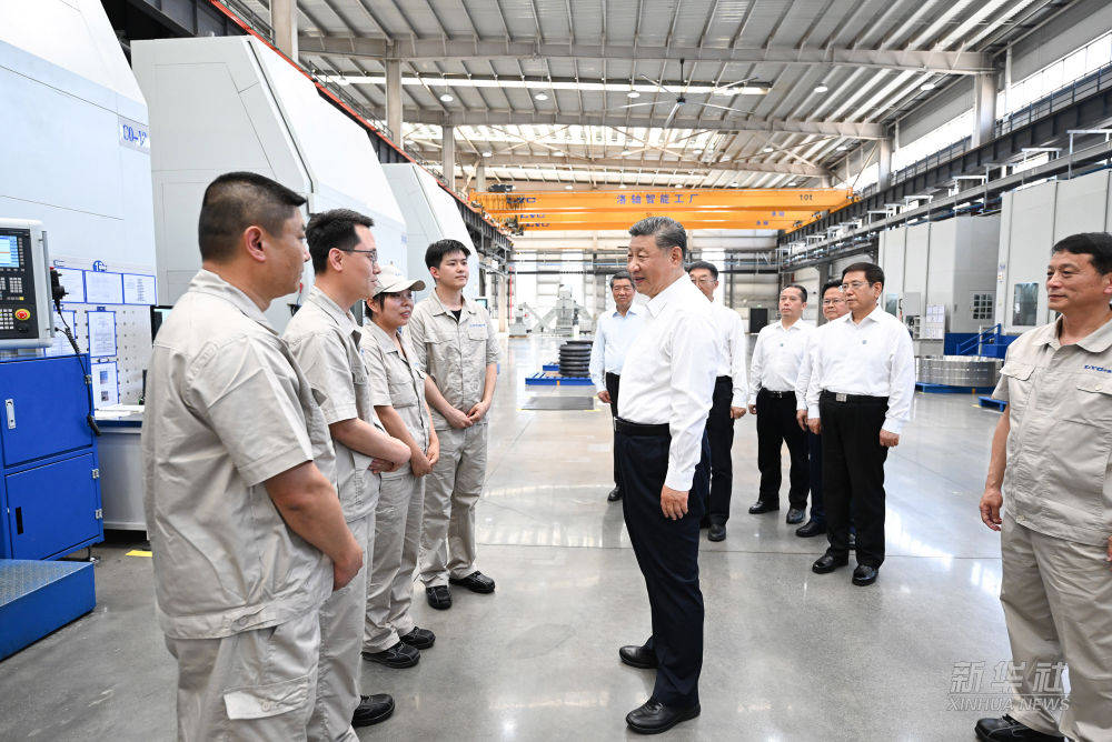 第1视点丨跟随总书记走进洛阳轴承集团 <strong></p>
<p>绣花</strong>了解先进制造业发展