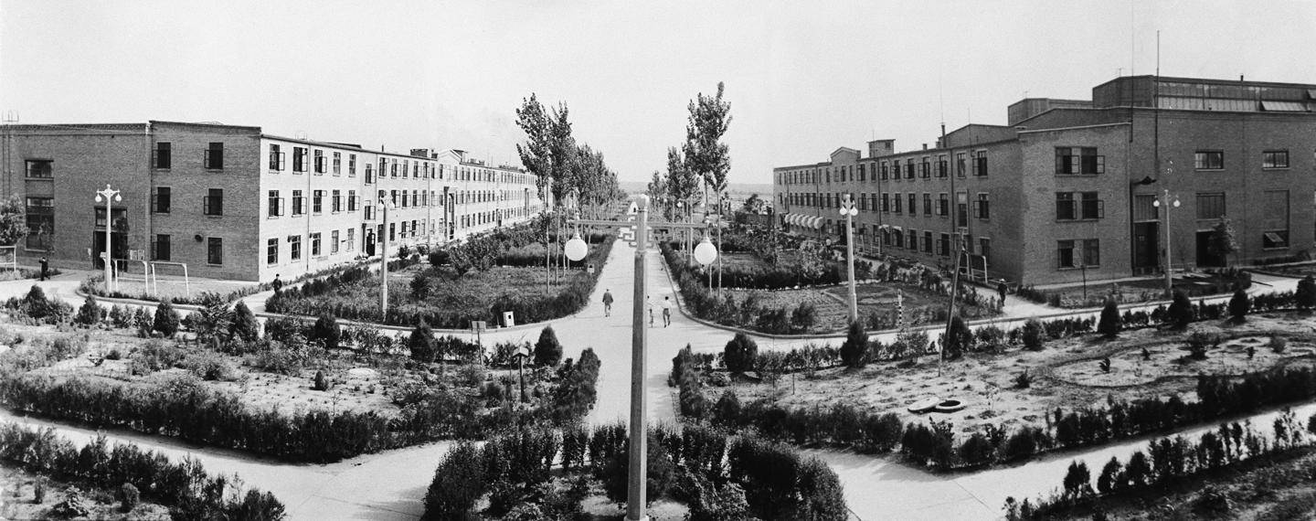 第1视点丨跟随总书记走进洛阳轴承集团 <strong></p>
<p>绣花</strong>了解先进制造业发展