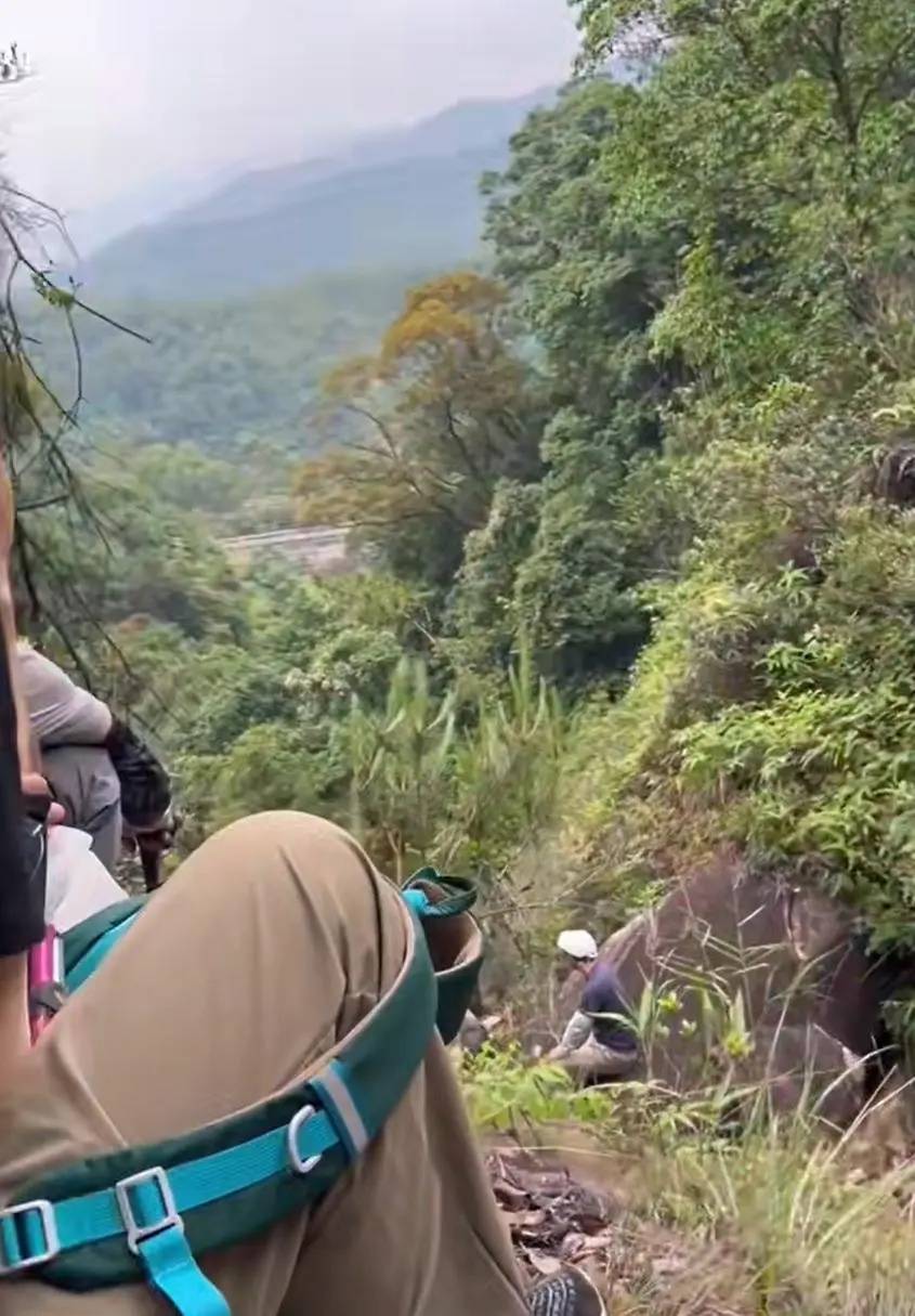 37岁女子坠崖身亡<strong></p>
<p>lv</strong>!事发时两儿子就在一旁…官方回应