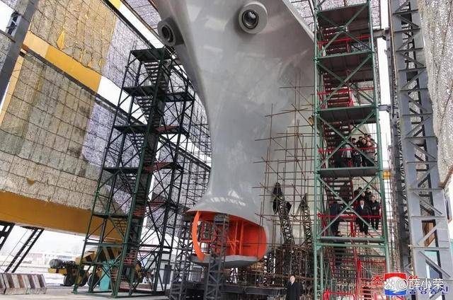 5000吨驱逐舰翻了！朝鲜高层震怒<strong></p>
<p>lv</strong>，查一天一夜后松口气：3天扶正