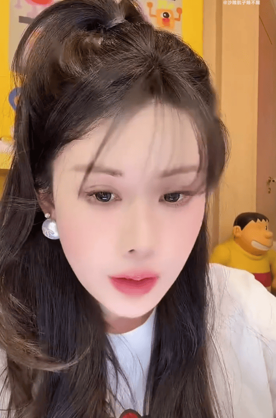 37岁网红韦雪官宣与23岁男友和平分手！现在是“好朋友、家人、队友”，仍会共同工作