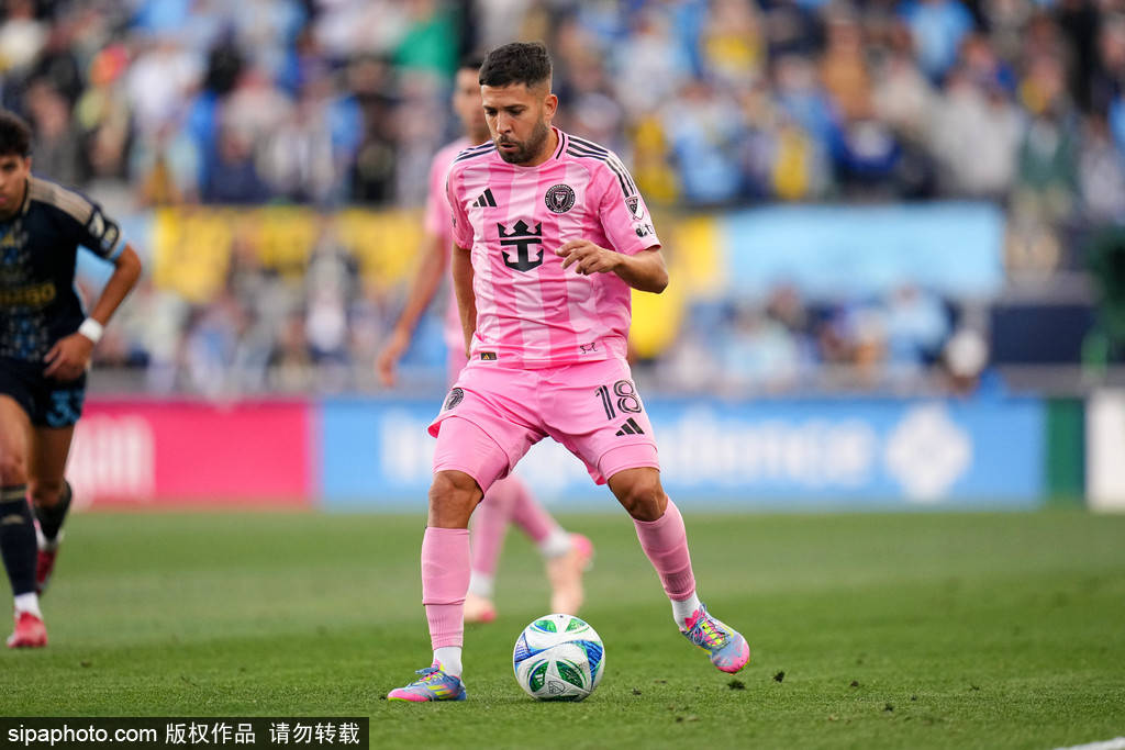 美职联-梅西双响苏亚雷斯2球 迈阿密国际4-2近5场首胜