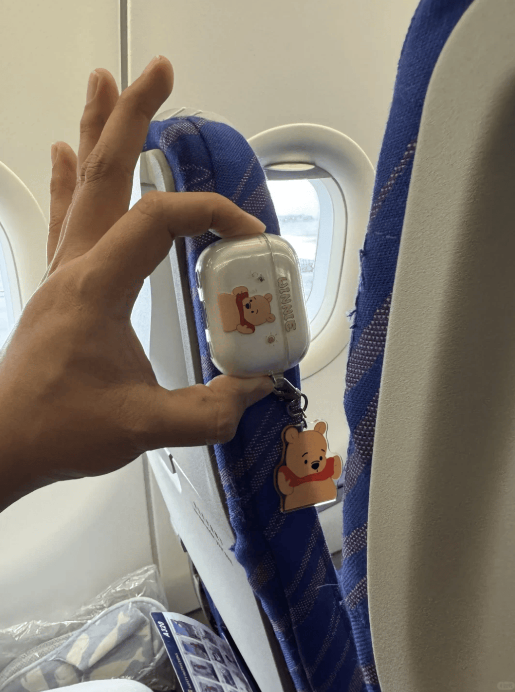 “坐飞机发现旁边放着冷链海鲜”<strong></p>
<p>ada</strong>，航空公司兼职送货给出差人整破防了