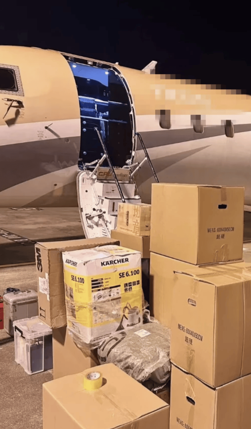 “坐飞机发现旁边放着冷链海鲜”<strong></p>
<p>ada</strong>，航空公司兼职送货给出差人整破防了