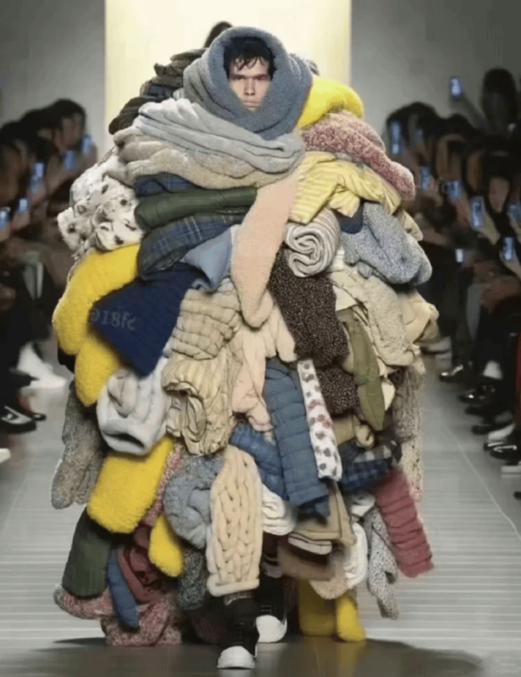 “坐飞机发现旁边放着冷链海鲜”<strong></p>
<p>ada</strong>，航空公司兼职送货给出差人整破防了